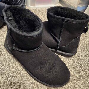 Size 8 Uggs